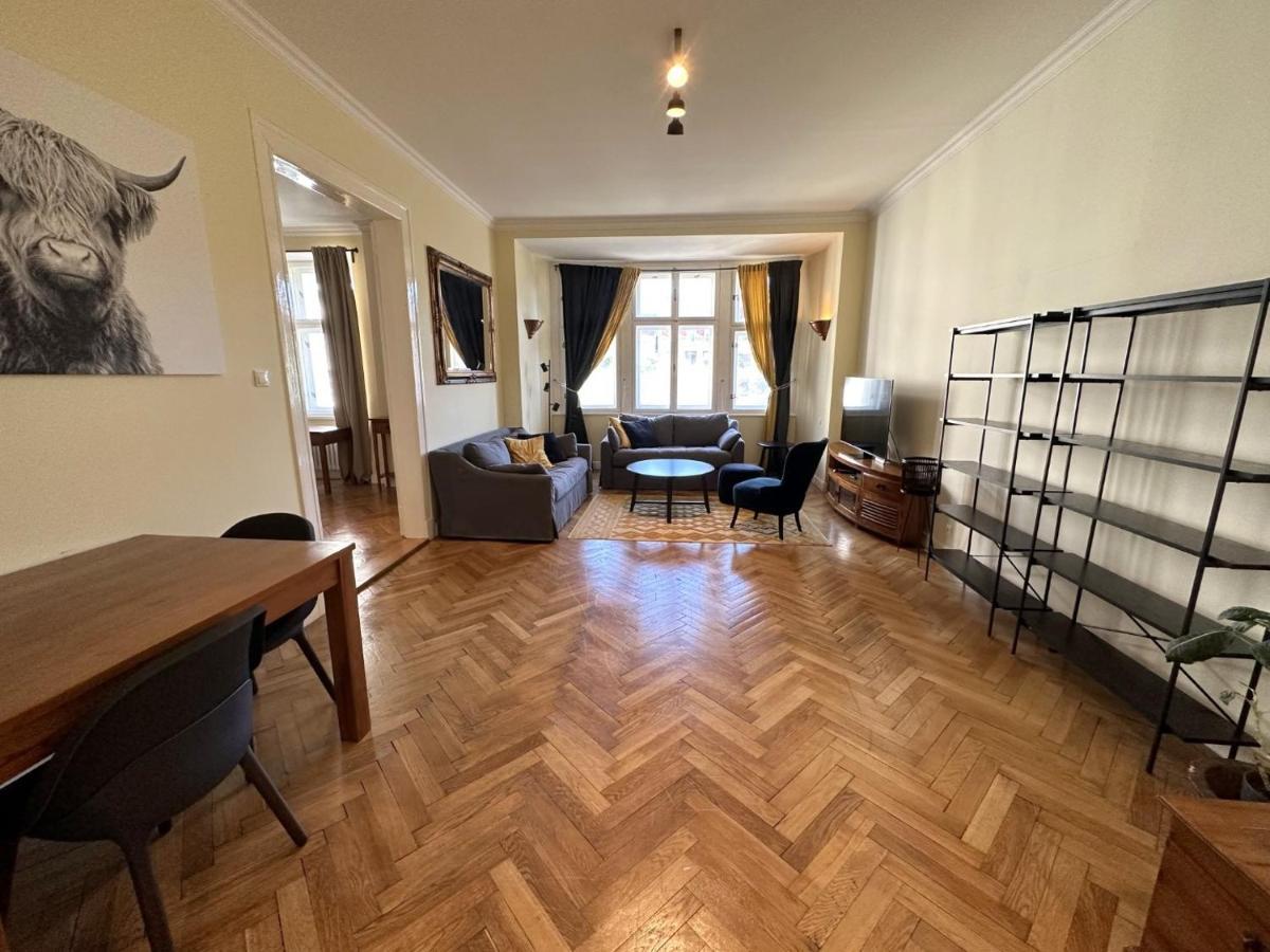 Gorkeho Apartment In City Centre Братислава Екстериор снимка