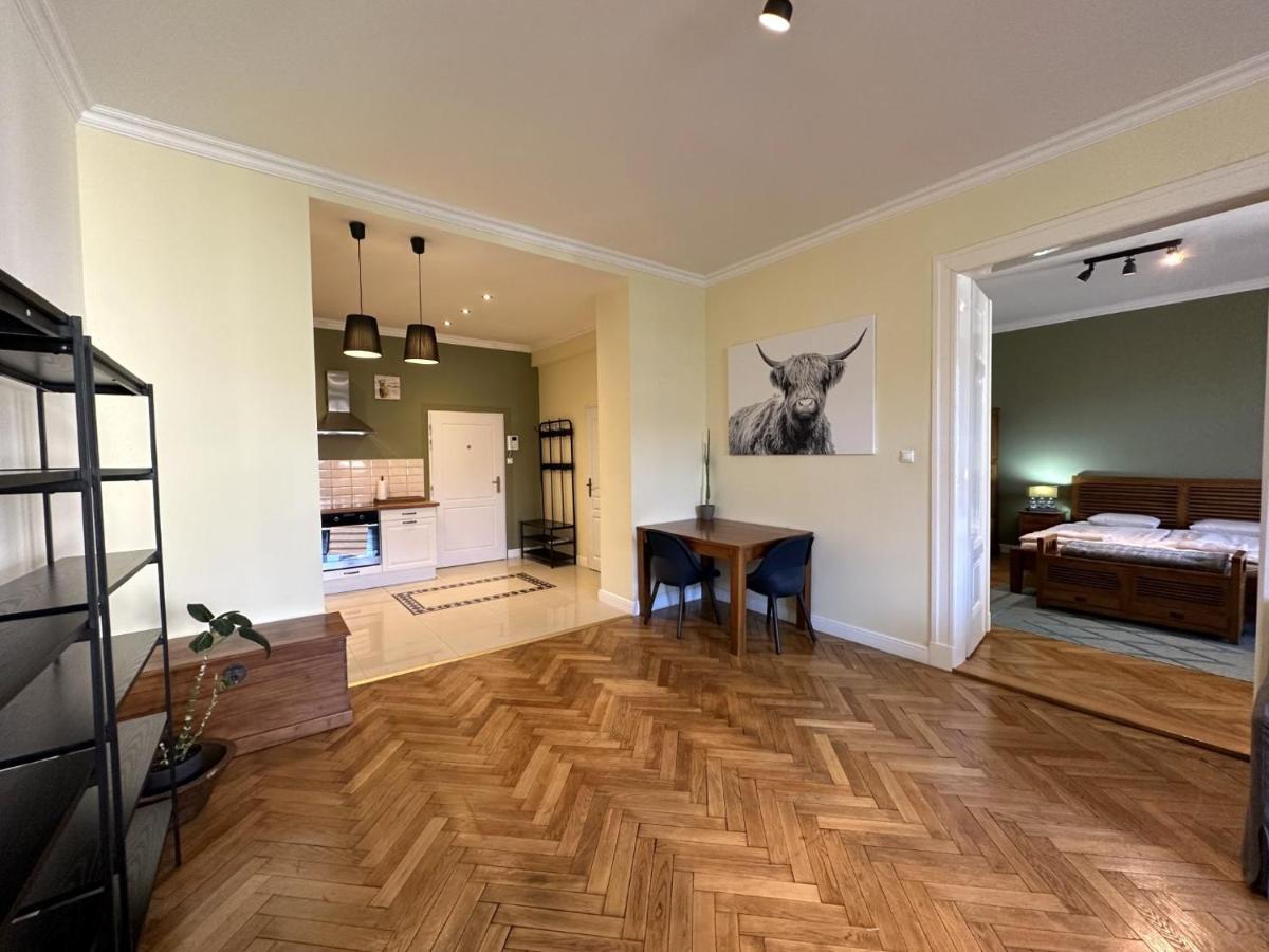 Gorkeho Apartment In City Centre Братислава Екстериор снимка