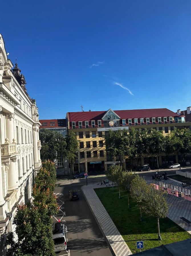 Gorkeho Apartment In City Centre Братислава Екстериор снимка